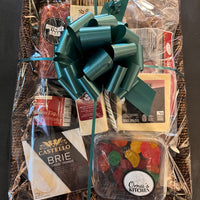 Festive Baskets Filled with Holiday Magic